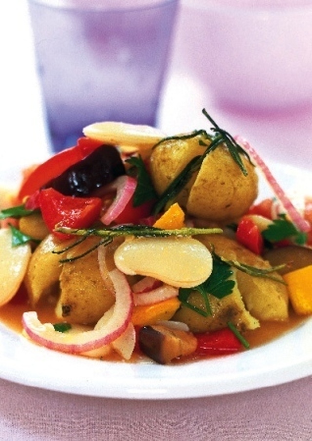 Buljongkokt potatis med ratatouillegrönsaker