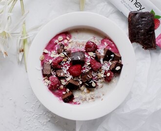 Oatmeal with Raspberry Smoothie, Coconut Flakes and Raspberry Chocolate Bar
