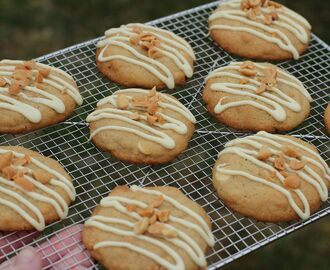 Jordnötscookies med vit choklad