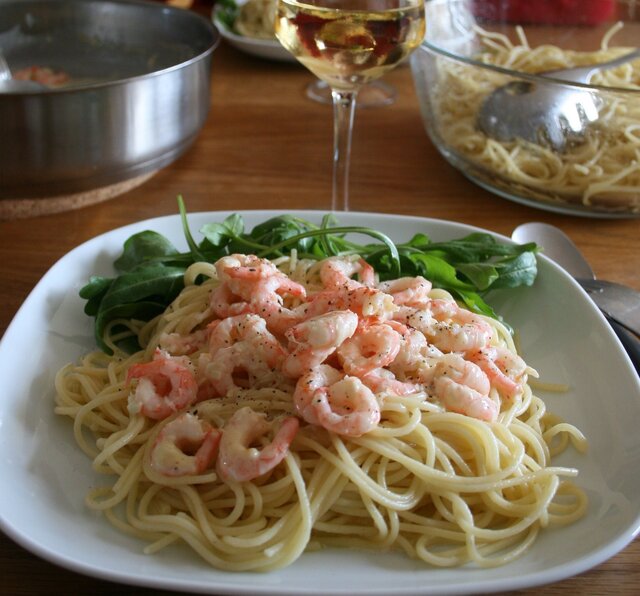 Inte svårare än så - spagetti med räkor, grädde och vitt vin