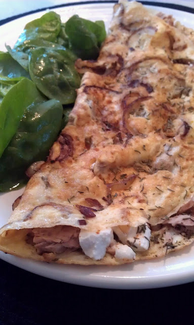 Omelett med tonfisk,lök & chevre'!