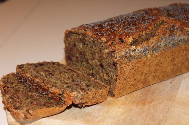 Glutenfritt formbröd med lingon