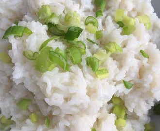 Vitlöksris – kryddat ris som piffar till vilken middag som helst