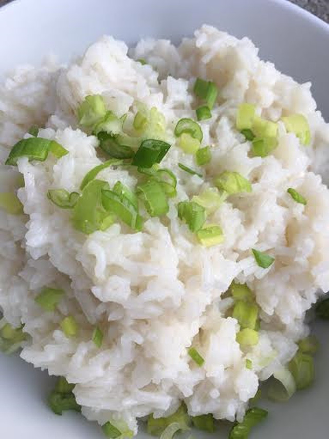 Vitlöksris – kryddat ris som piffar till vilken middag som helst