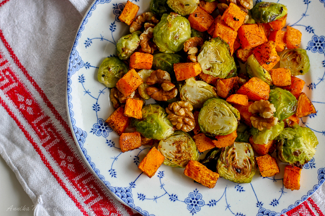 Butternut squash med kanel, brysselkål och valnötter – vegan, paleo, lchf