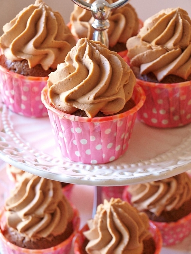 Chokladcupcakes med chokladfluff