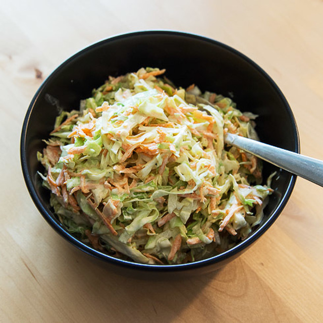 Coleslaw med slakad vitkål