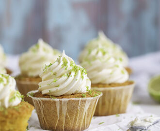 Saffransmuffins med vit chokladfrosting