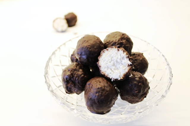 Chokladdoppade kokosbollar