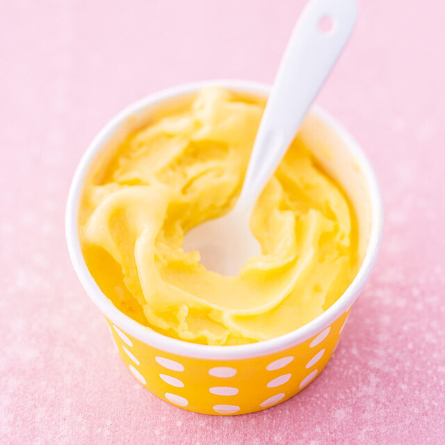 Yoghurtsorbet med mango