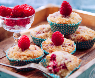 Hallonmuffins med vaniljströssel