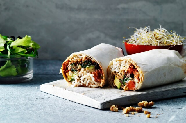 Vegetarisk burrito med getost & svarta bönor 