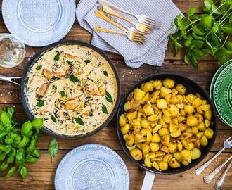 Gräddig kycklingpanna med grönkål och stekt potatis