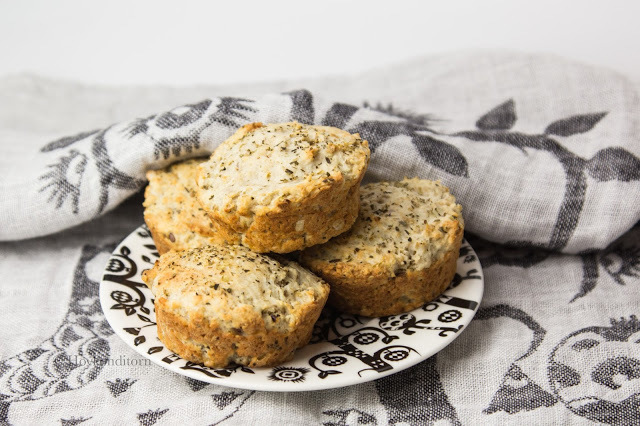 Bread Muffins with Garlic & Herbs