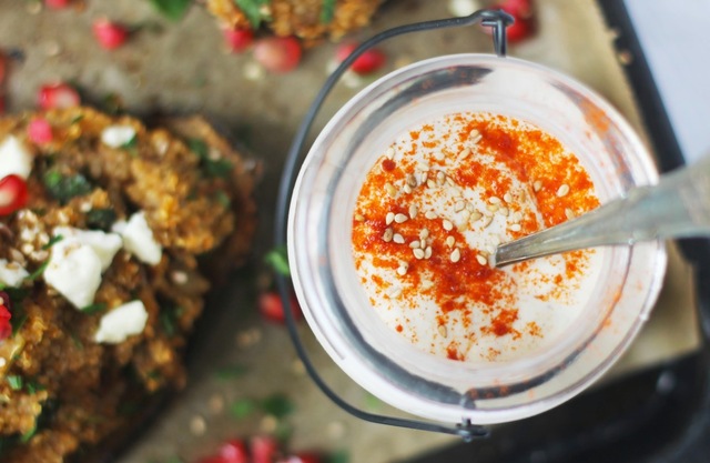 Tahini-yoghurtsås för den kvicke