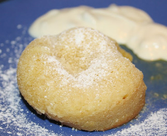 Vit chokladfondant med passionsfruktsås