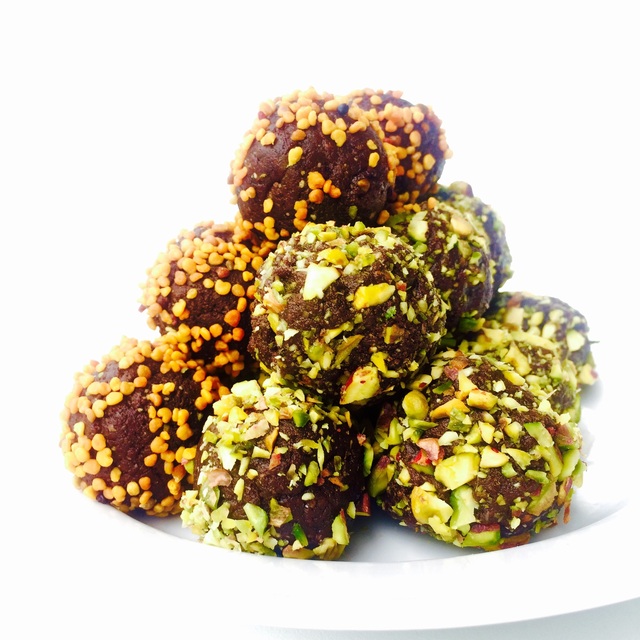 Snacks: Raw chocolate/licorice root balls