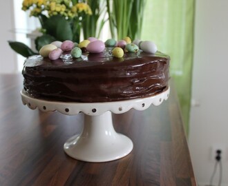Påsktårta 2014 - Chokladtårta med passionsfruktskräm!