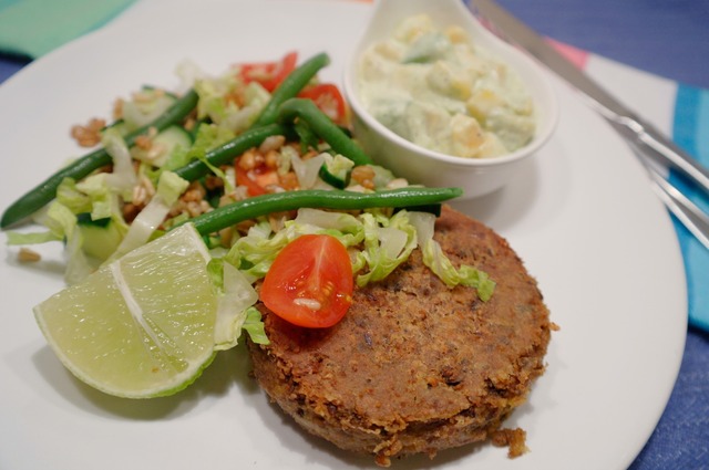 Bönbiffar med krämig avokadosallad