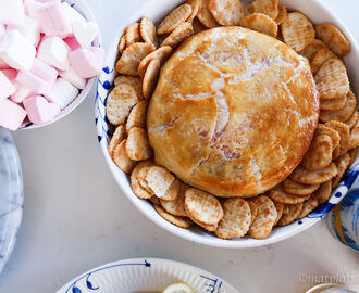 Baked brie in puff pastry