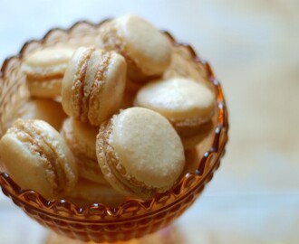 Peanut butter macarons