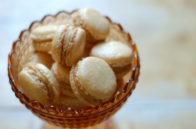 Peanut butter macarons