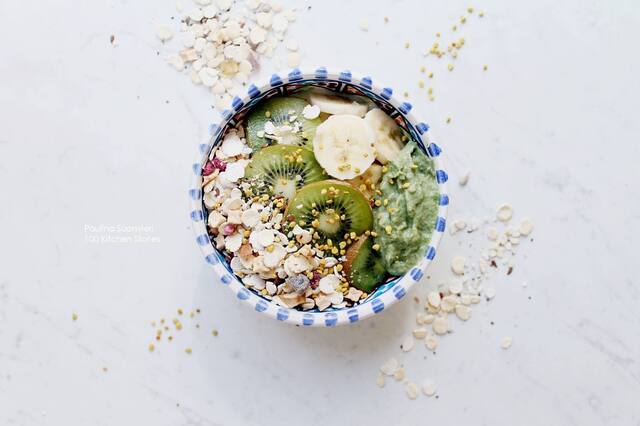 Vegan Oatmeal with Protein Rich Granola, Bee Pollen & Raw Avocado Cream