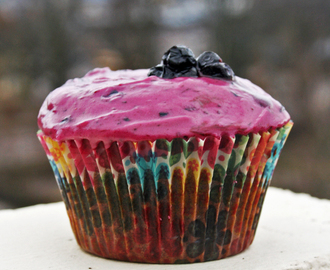 Cupcakes med dubbelchoklad och blåbärsfrosting