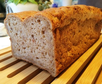 Glutenfritt bröd med lingonsylt