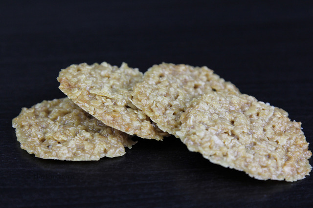 Oatmeal Blueberry Cheesecake Sandwich Cookies