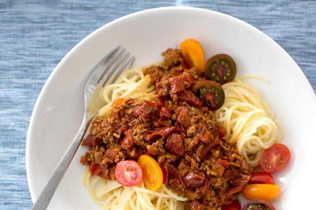 Köttfärssås med soltorkade tomater