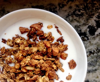 Första adventsfrukost: Pepparkakskryddad Ugnsrostad Musli