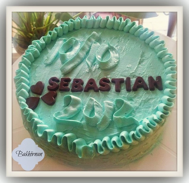 Sebastians Tårta med chokladfluff, haselnötter och kola