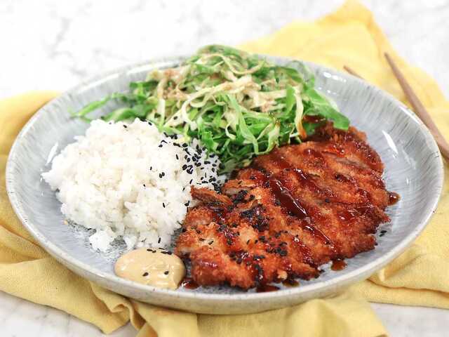 Tonkatsu - japansk schnitzel med krämig kålsallad