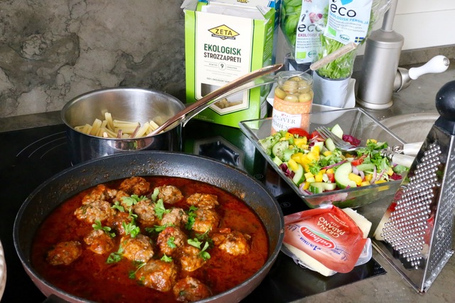 Tips på fredagsmiddag! Underbara Italienska köttbullar med persilja och parmesan!