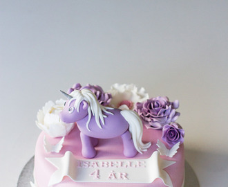 Tårta med lila enhörning till Isabelle