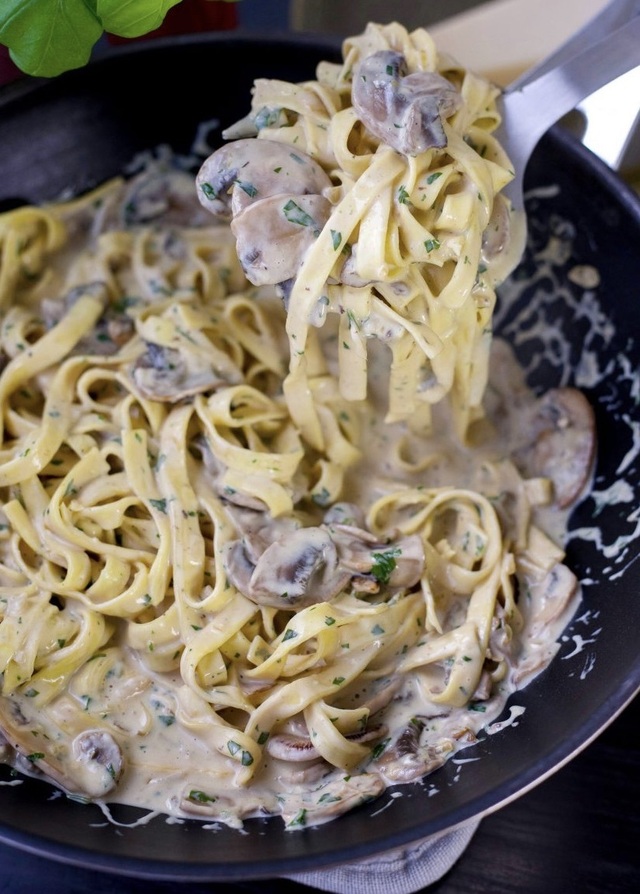 Krämig pasta med champinjoner - Recept från myTaste