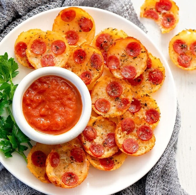 2 Ingredient Pizza Chips (Keto, Low Carb)