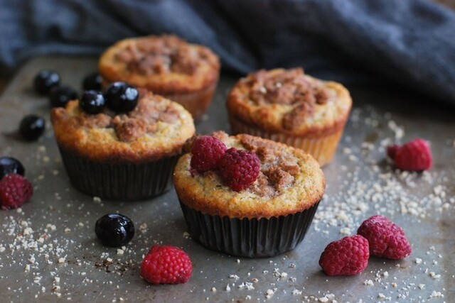 Fräscha bärmuffins med kanelsmul