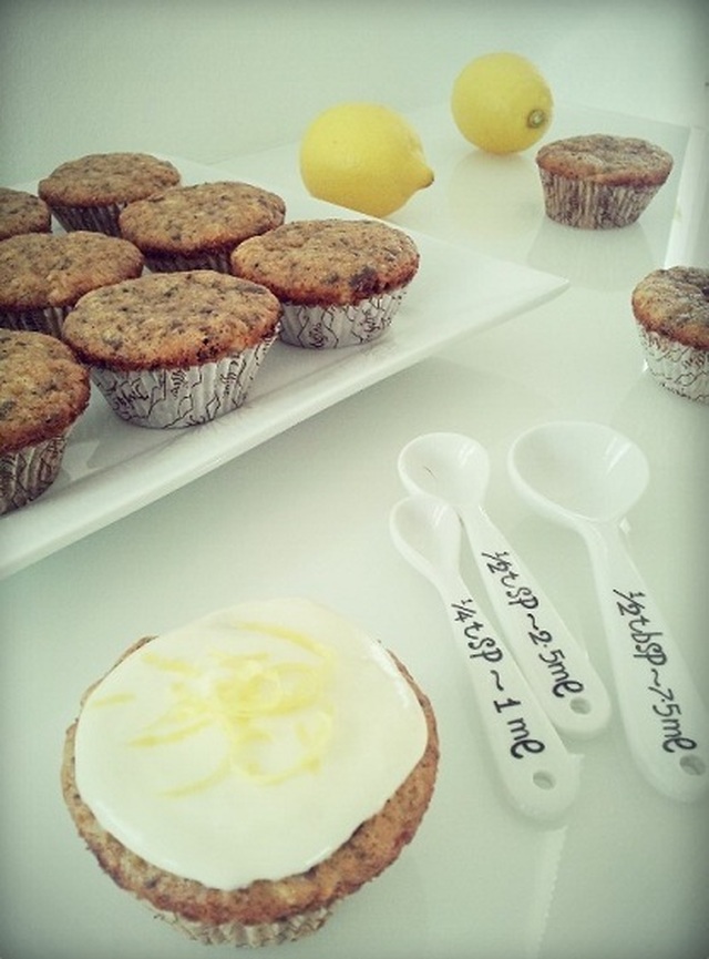 Saftiga banancupcakes med choklad och citron cream cheese frosting