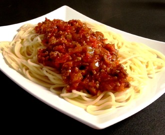 Ajvarköttfärssås / Ajvarbolognese - Recept