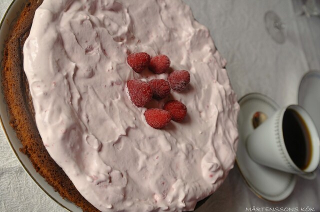 Kladdkaka, godis och rent vatten!