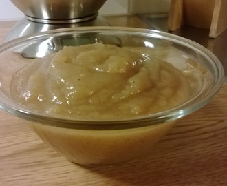 Äppelmos med kanel och honung