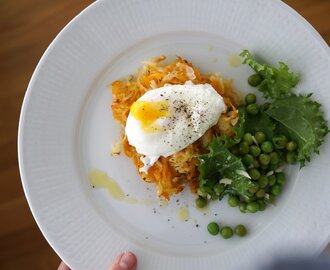 Rösti med pocherat ägg och ärter