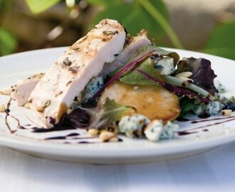 Örtmarinerad kalkonschnitzel med päronsallad