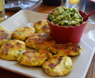 Majsplättar med avokado-chimichurri