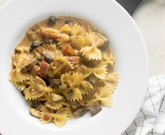 Farfalle pasta med portabellosvamp