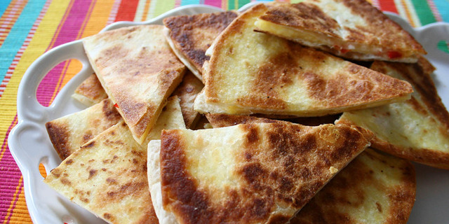 Ost- och chili quesadillas med guacamole