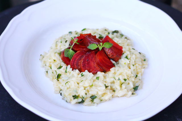 Risotto med polkabetor i balsamicoglaze