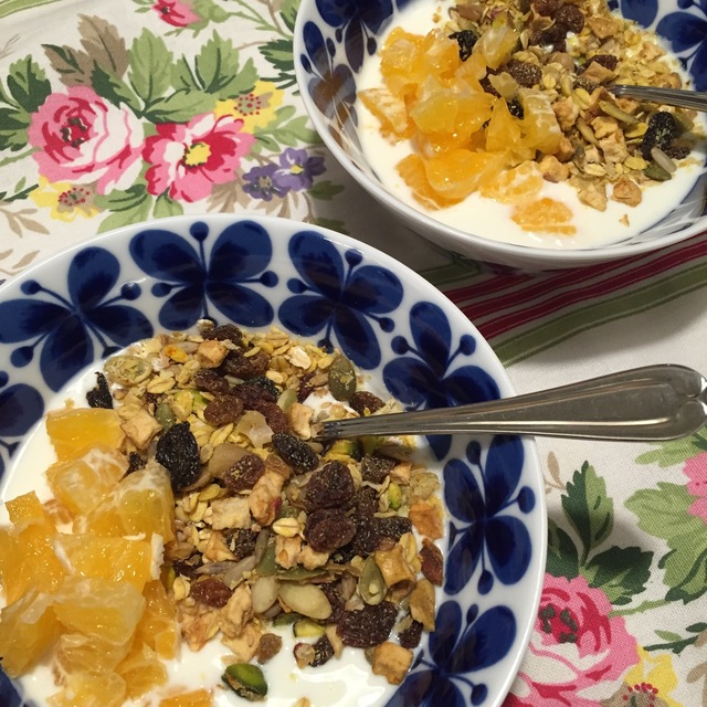 Glutenfri superlyxig grysli - granola och mysli - med juliga smaker av saffran, vanilj och apelsin